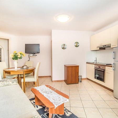 Apartments Dominik 로비니 외부 사진